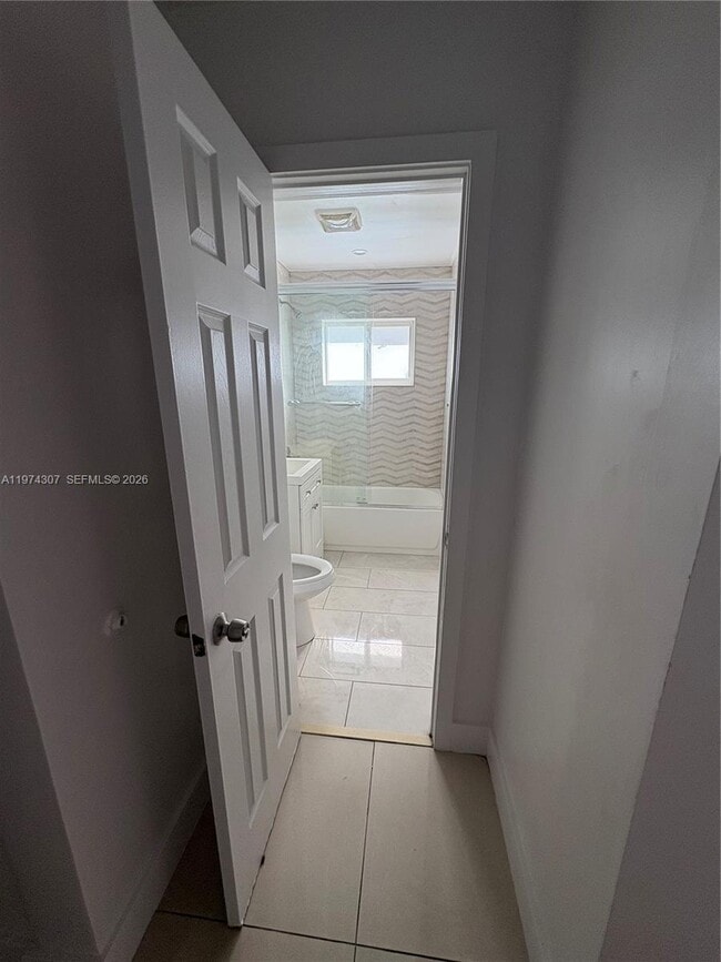 Building Photo - 1106 NW 18th Ct