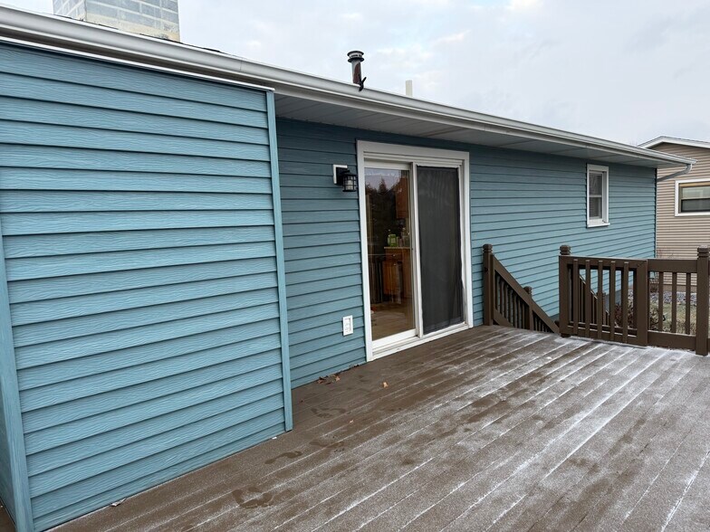 Back deck - 3309 Winston Dr