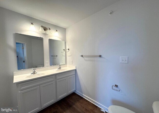 Building Photo - 140 Olga Dr