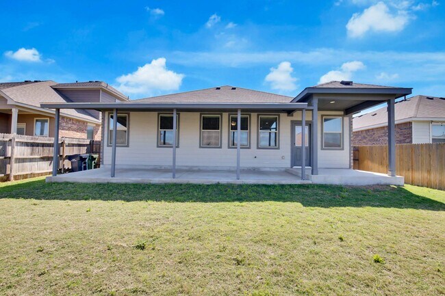 Building Photo - 8008 Massa Dr