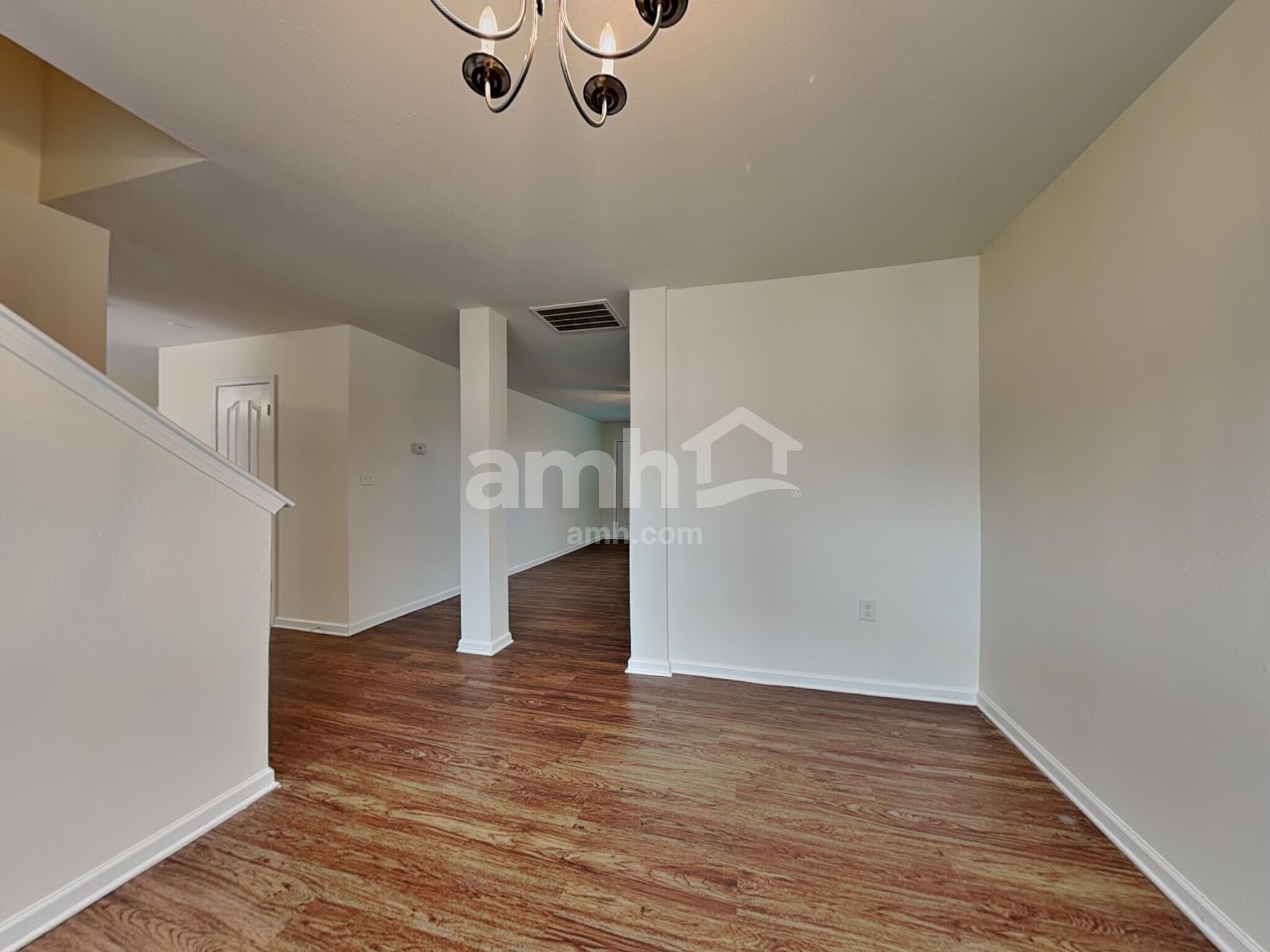 Building Photo - 1524 Eastway Dr