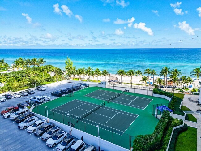 Building Photo - 19333 Collins Ave