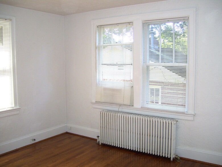 Back bedroom. - 3723 Henrico St