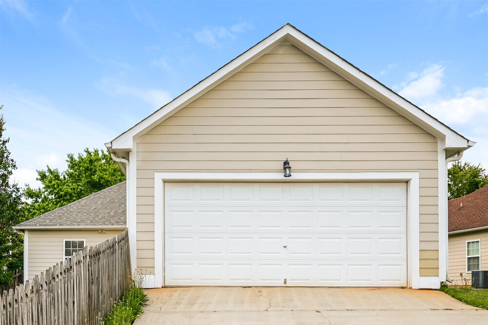 Building Photo - 292 Monarch Village Way