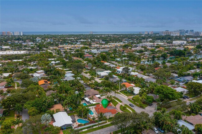 Building Photo - 1900 N Victoria Park Rd