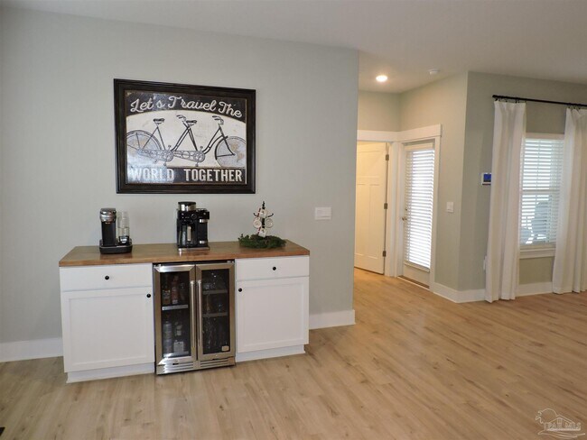 Building Photo - 10612 Davenport Lp