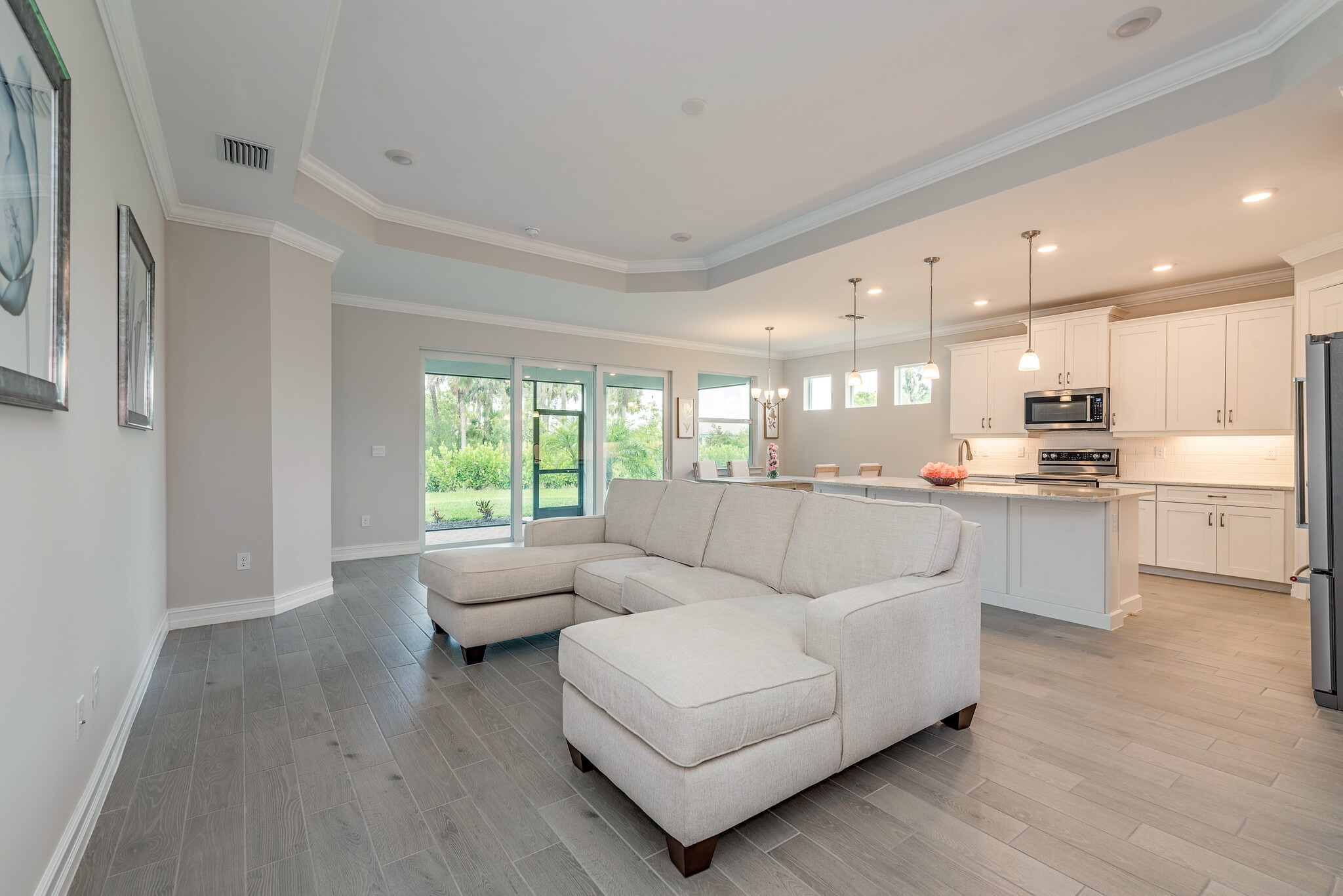 Building Photo - 339 Tamarindo Ln