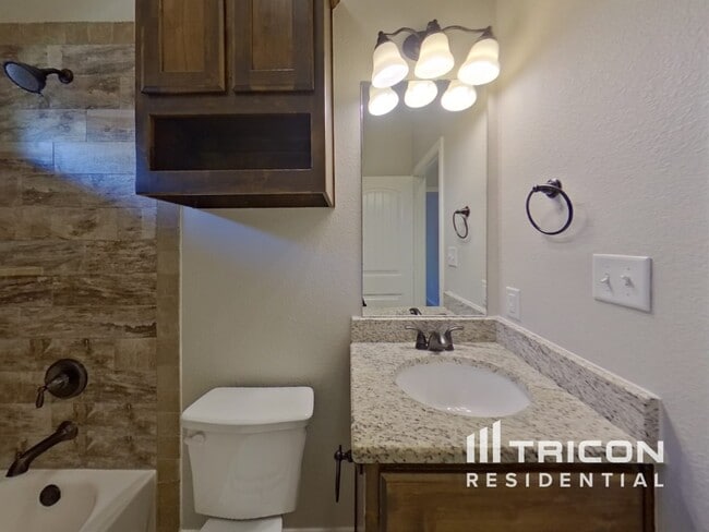 Building Photo - 4206 Sapphire Ln