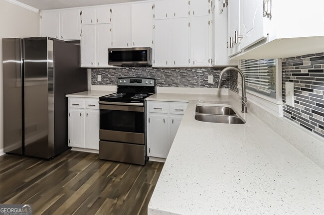 Building Photo - 6702 Londonderry Dr