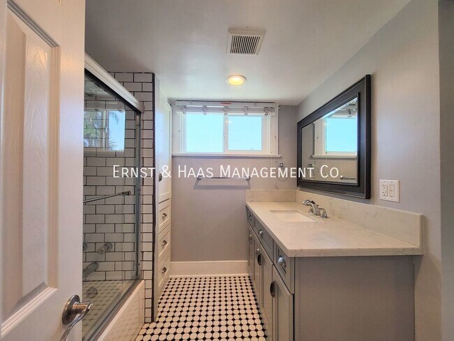 Building Photo - Historic 5-Bedroom, 4-Bath Home with Moder...