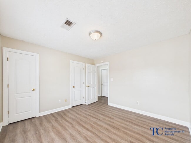 Building Photo - 00506