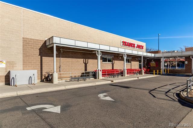 Building Photo - 590 Logan St