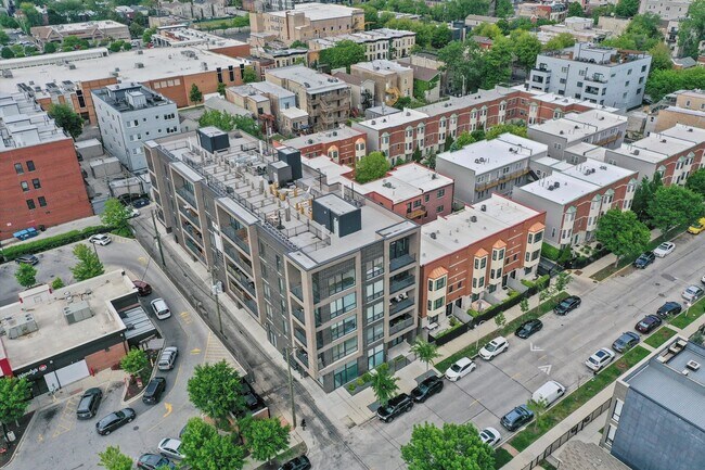 Building Photo - 2342 W Adams St