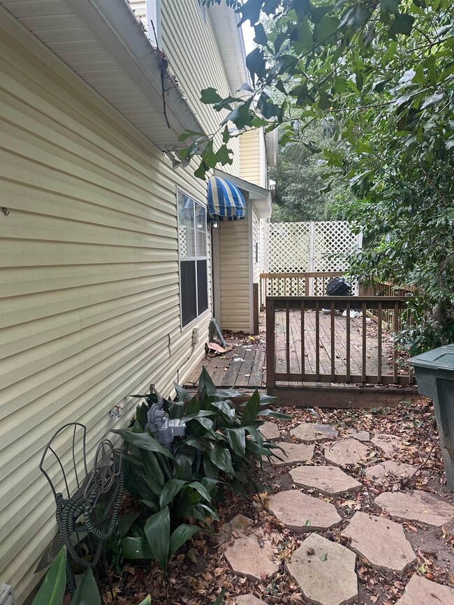 Building Photo - 3140 Camelliawood Cir W