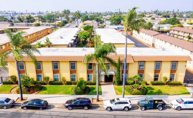 Building Photo - Parkway Plaza Apartments