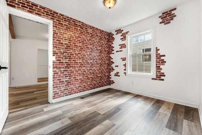 Building Photo - 89 Silas King St