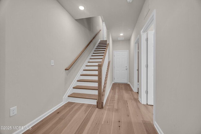 Building Photo - 16 Barton Ave