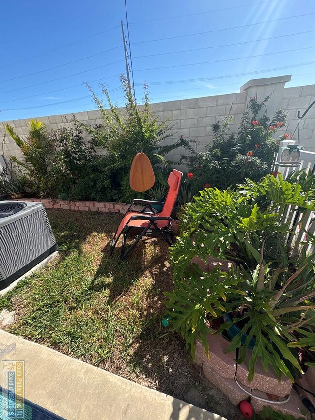 Building Photo - 123 Las Joyas Blvd