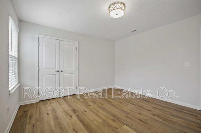 Building Photo - 380 Crownover Way