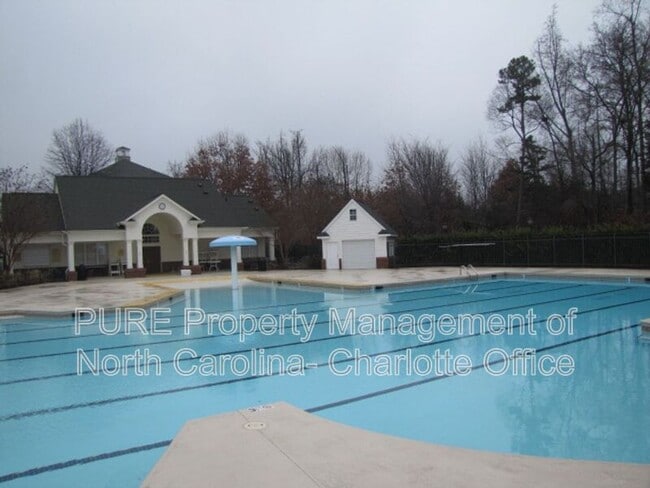 Building Photo - 18040 Delmas Dr