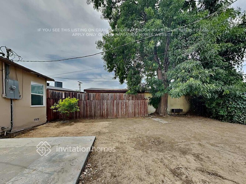 Building Photo - 18147 Archwood St