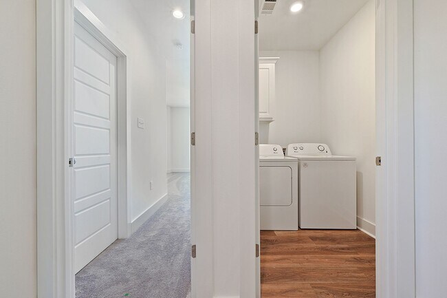 Building Photo - Must see Community near LSU!