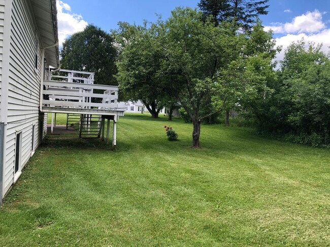 Building Photo - English Ave - 5227