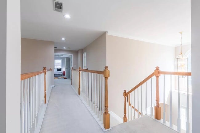 Building Photo - 1702 Clay Brooke Ct SE