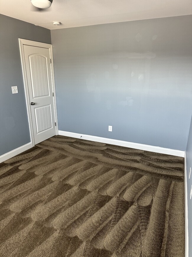 Building Photo - 908 Merlin Ct