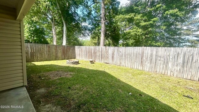 Building Photo - 18012 Woodhaven Dr