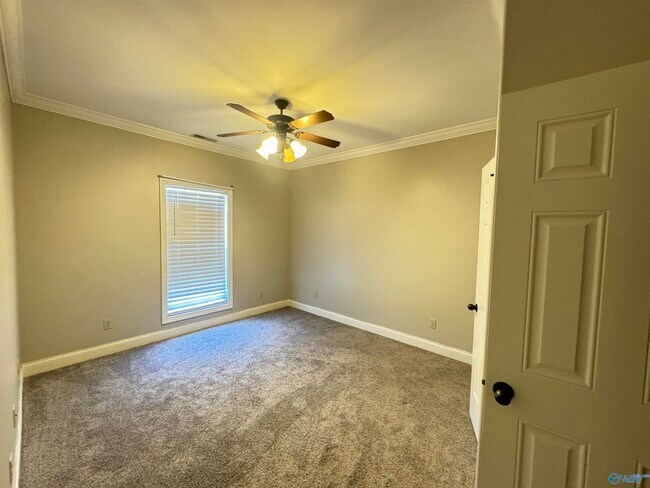 Building Photo - 126 Bilton Dr