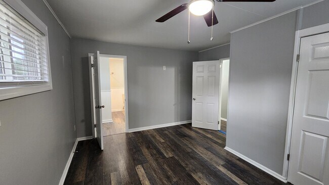 Building Photo - 395 Mineral Rd