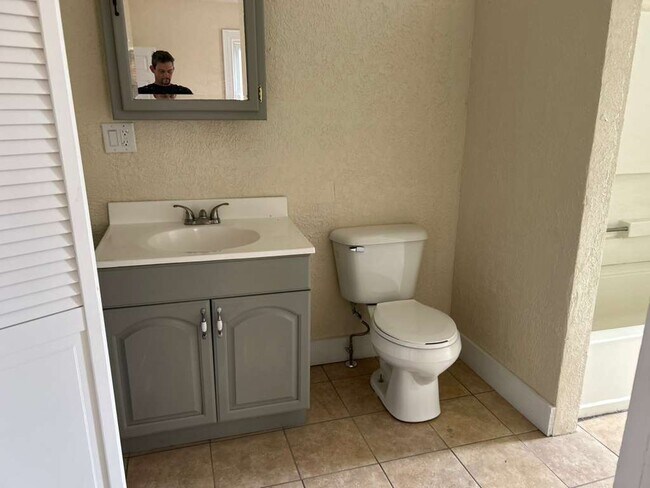 Building Photo - 108 Stamm Ave