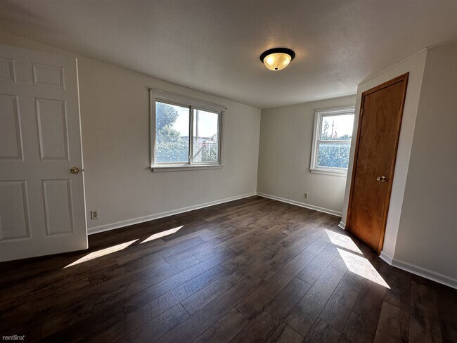 Building Photo - 2 br, 1 bath House - 2710 West Rapid Street