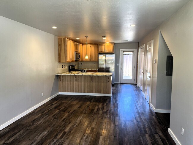 Building Photo - (1X) 1492-1498 Rohnerville [PRM: Henry]