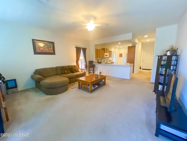 Building Photo - 2 Bedroom with Den in Red Rock