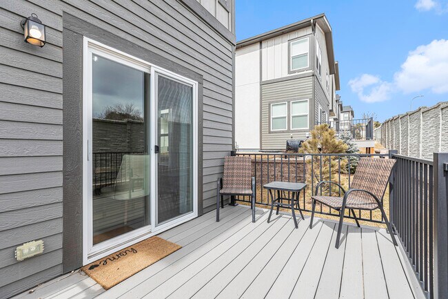 Building Photo - 5325 Sky Top Ln
