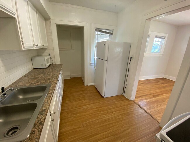 Building Photo - 353 N 35th Ave
