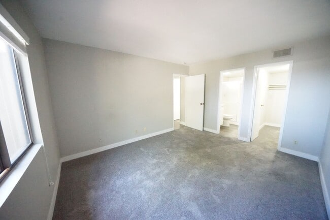 Building Photo - 601 Cabrillo Cir