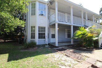 Building Photo - 2 bed 2 bath 1st floor condo near Pensacol...