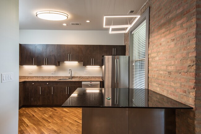 Building Photo - 4354 S Prairie Ave