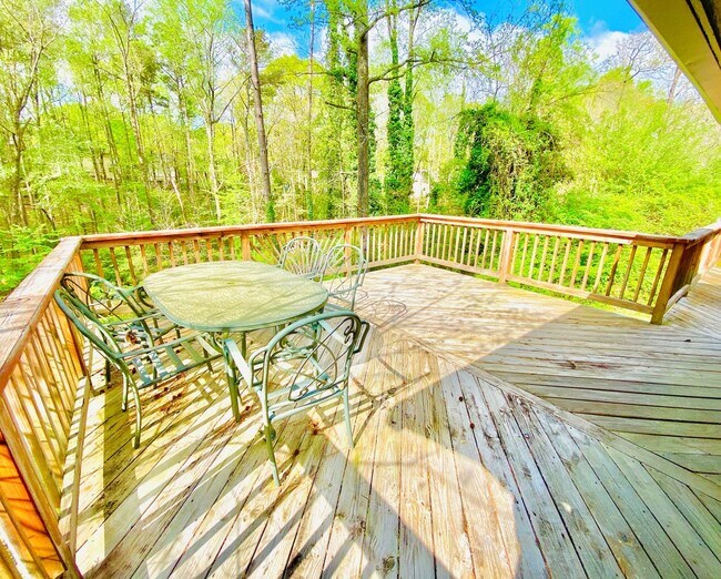Building Photo - Fabulous 3 bed/2 bath home in PRIME BROOKH...