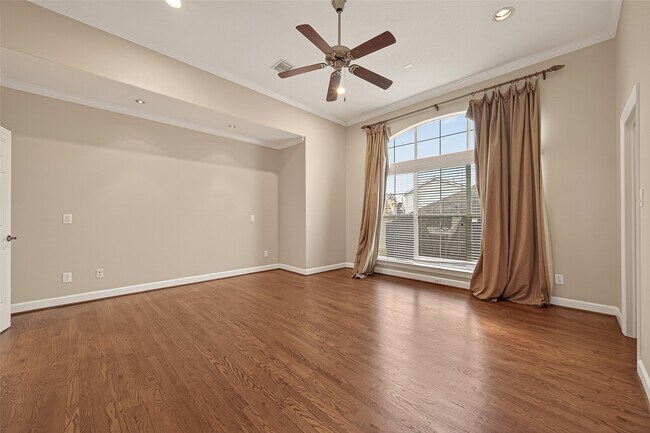 Building Photo - 5111 Inker St