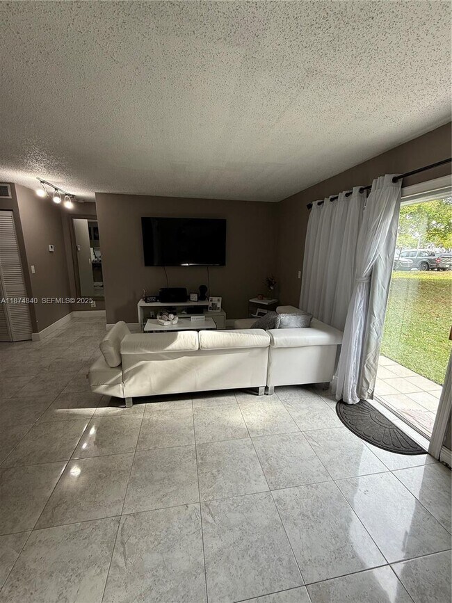 Building Photo - 8710 SW 3rd St