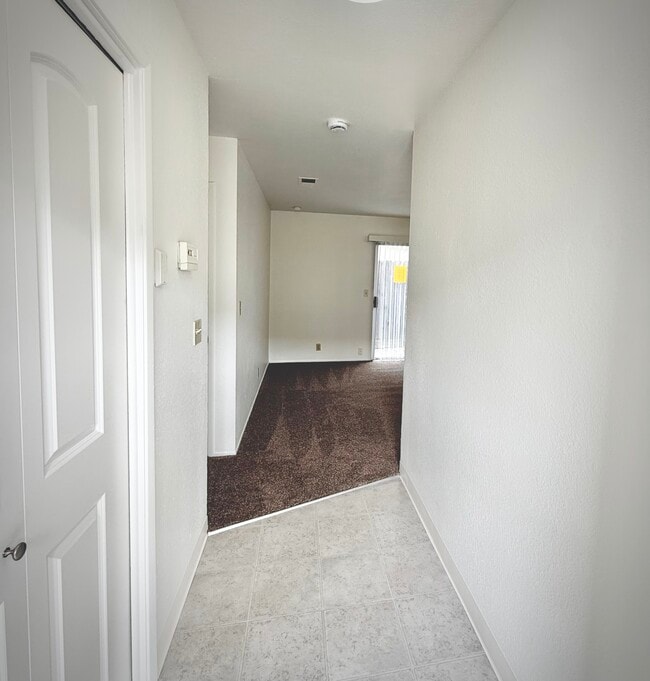 Building Photo - 200 Northwoods Ave