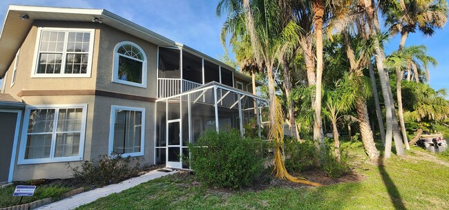 Building Photo - 2 Bedroom, 3 Bathroom House in Bradenton