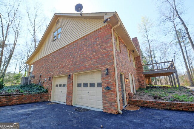 Building Photo - 290 Ginger Cake Rd