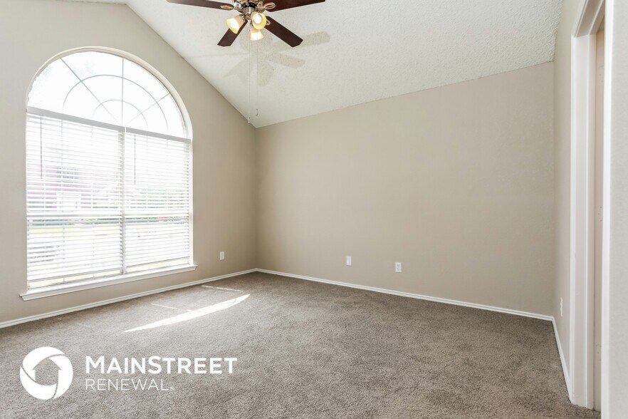 Building Photo - 1328 E Miller Dr