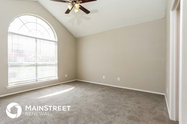 Building Photo - 1328 E Miller Dr