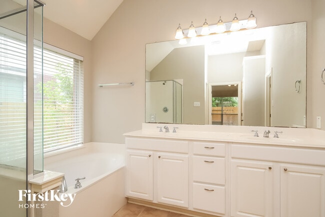 Building Photo - 10327 Cape Hatteras Way